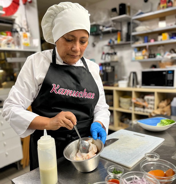Bild på Kamuchas kock i köket